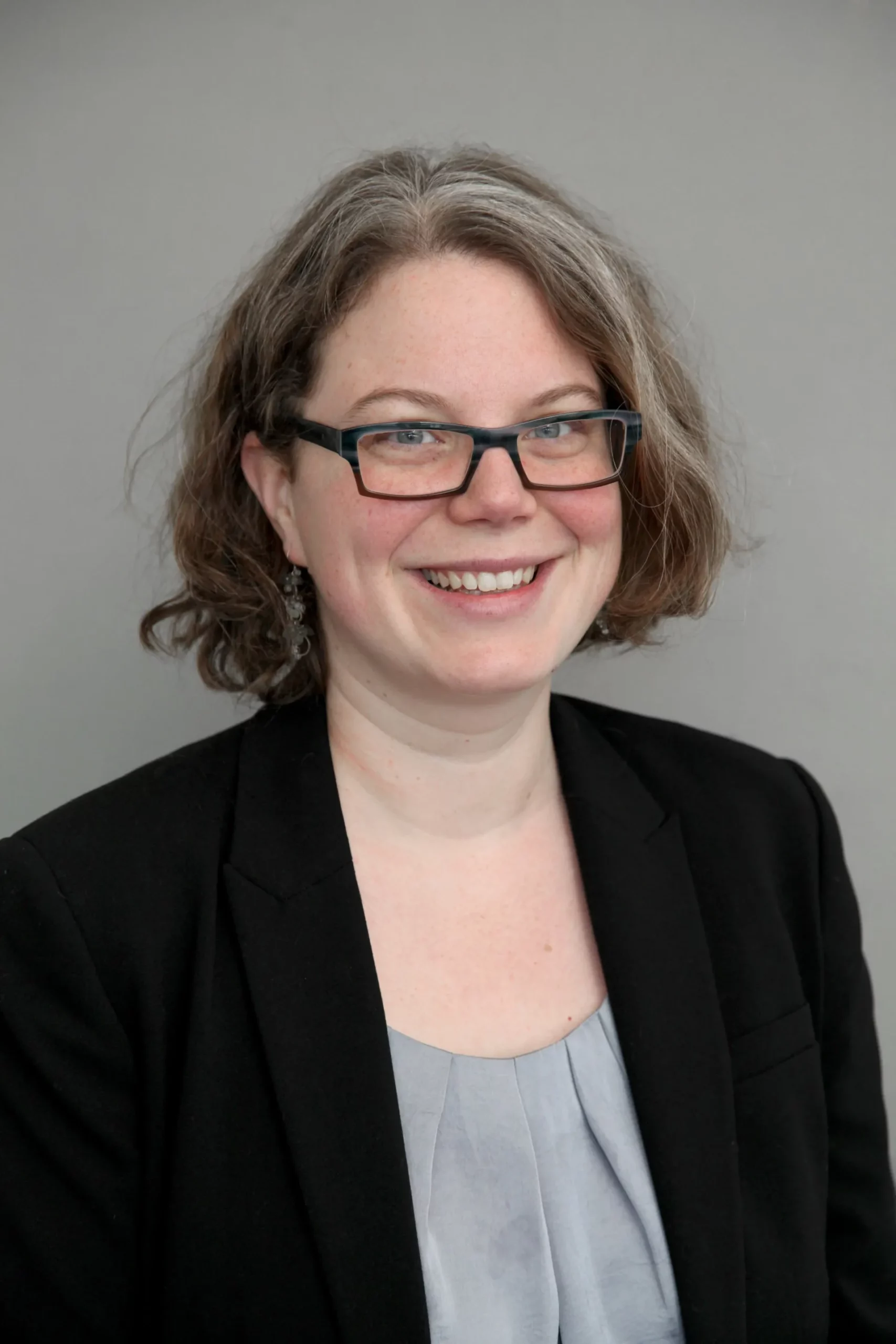 Portrait of Elisabeth Malsch, taken in 2016, showcasing her research work.